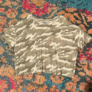 Short sleeve camouflage crop top size L